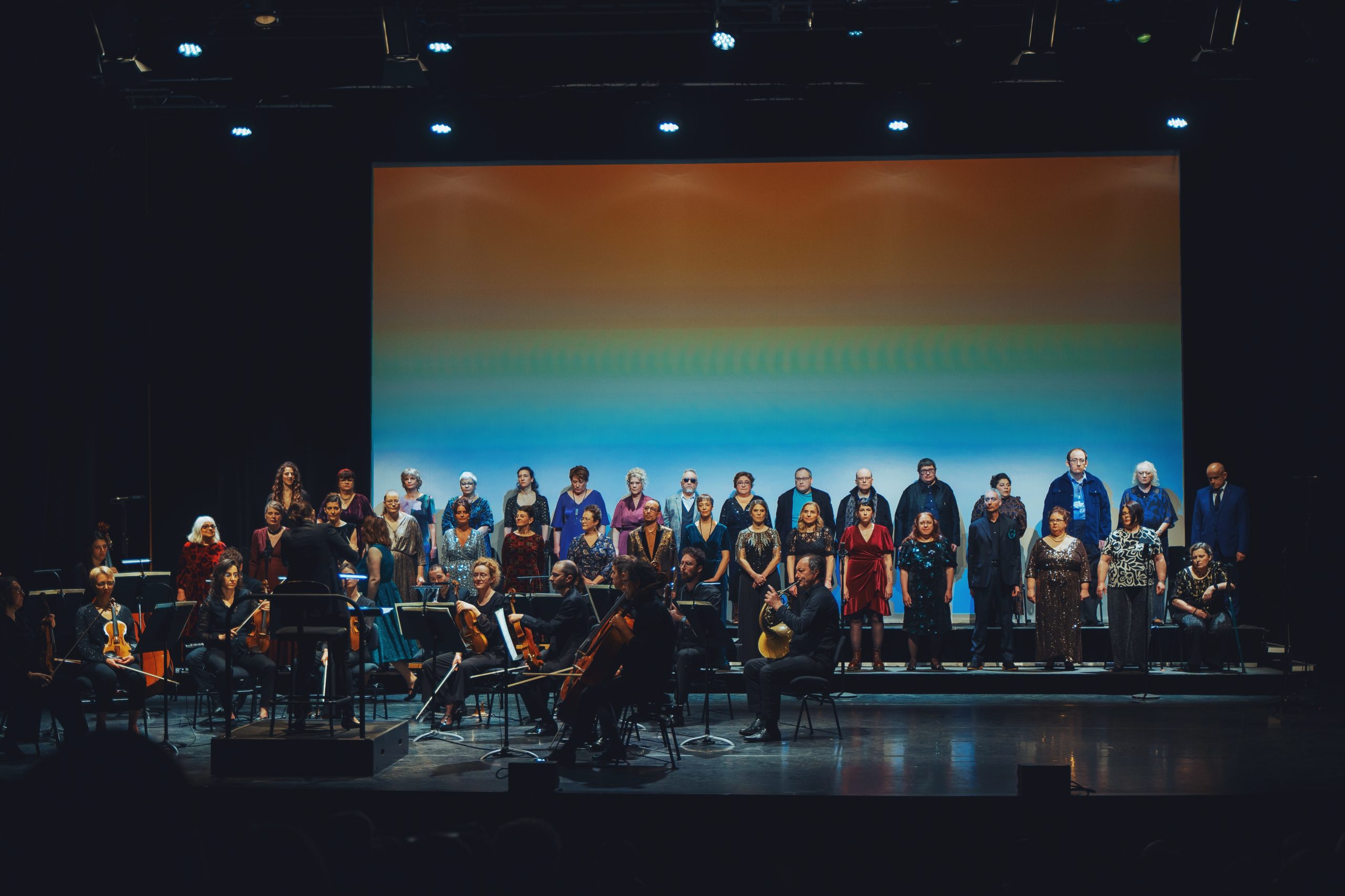 SOUS CE TOIT J’AI CONNU MA PREMIÈRE JOIE